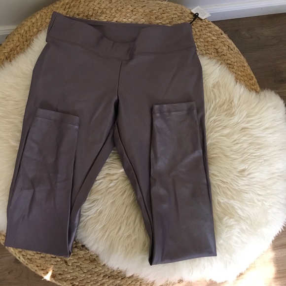 Moral Lustrous Leggings - Picture 4 of 5